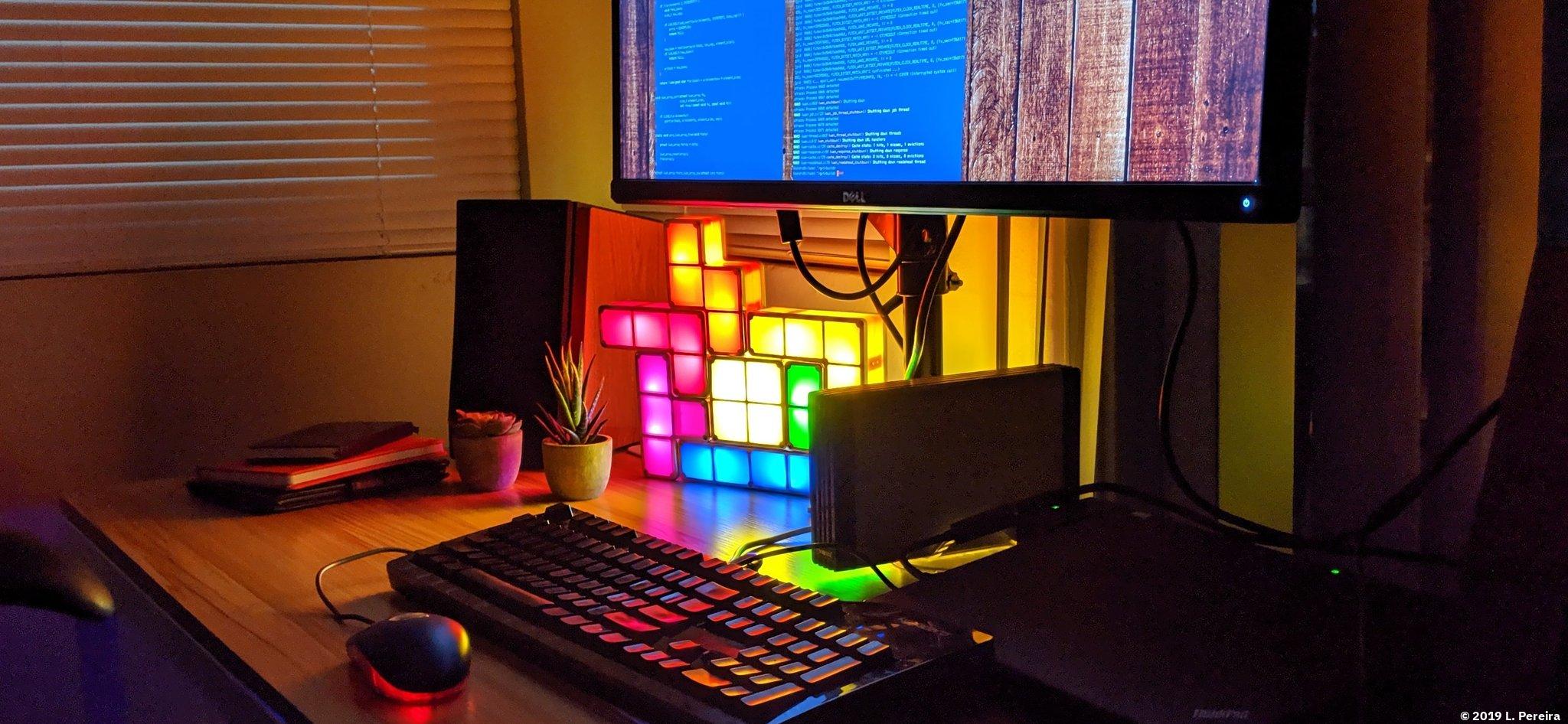 desk-setup.jpg